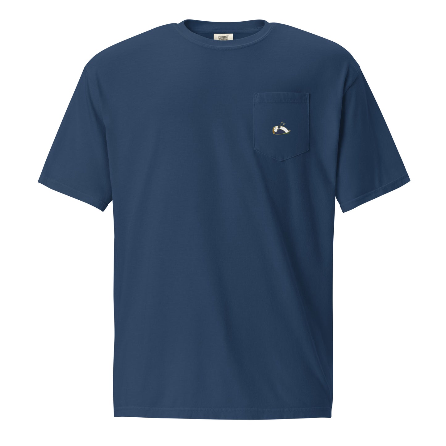 Image of a men's t-shirt in the colour true navy. Product name Capable. The t-shirt has a pocket on the upper left side. On the pocket is the DEADsparrow logo printed in beige colour. 